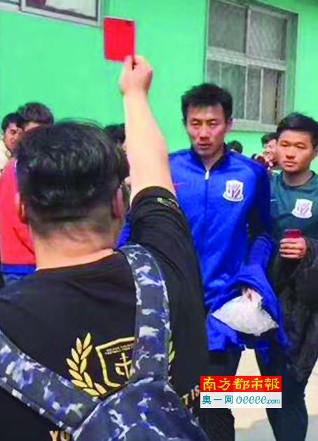 “2002年世界杯？我当时已经知道这会是我在国家队的最后一届大赛，所以对我来说出局就意味着要结束为国家队效力这一美好的经历，为意大利踢球，在球场上听国歌是无与伦比的经历。